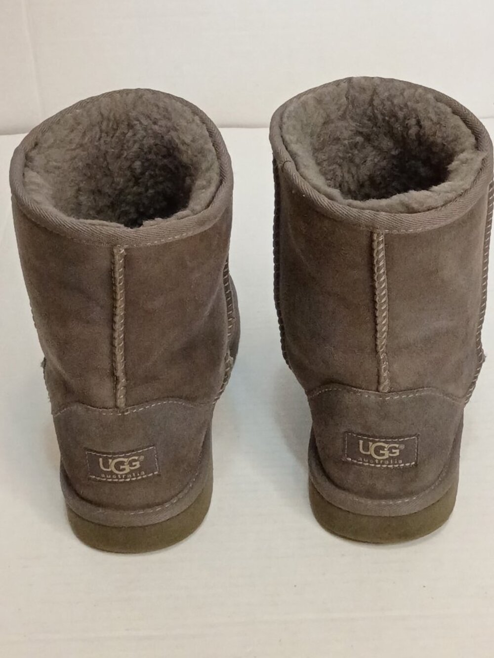 UGG Kids Classic Short Grey Suede Boots Size 6Y Fits Women 8 Style 5251Y - Picture 3 of 8